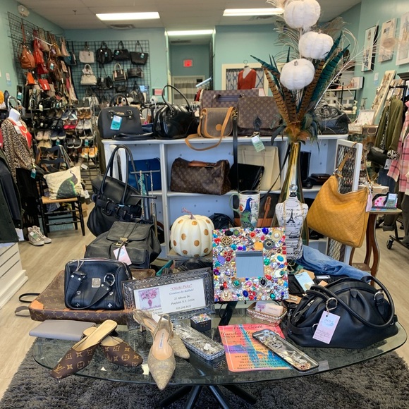 Meet your Posher, Stacy - Picture 2 of 14